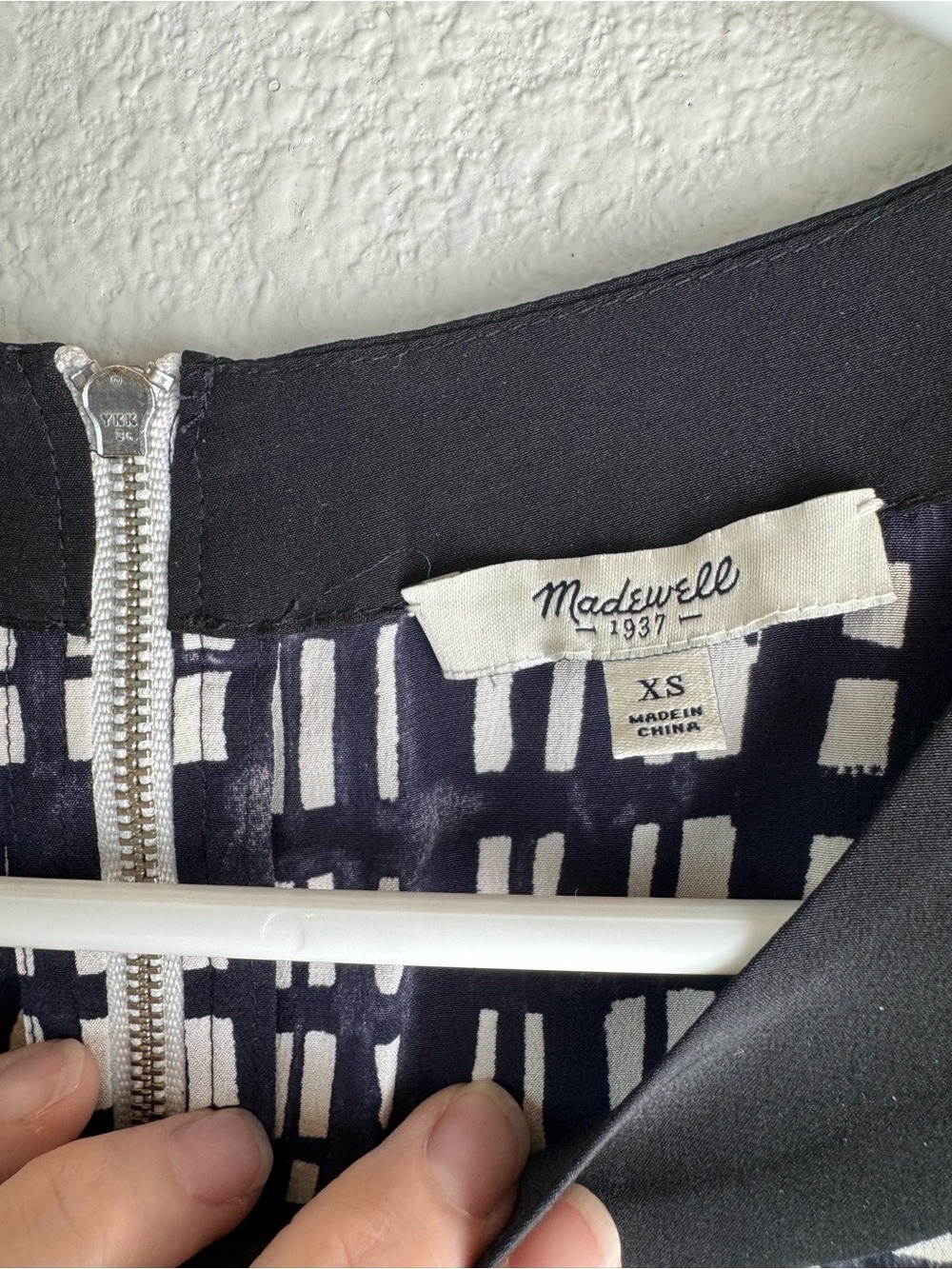 βοΈ MADEWELL Mulberry Silk Geometric Top - Picture 7 of 13
